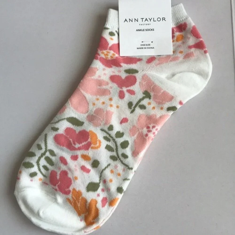Ann Taylor Floral Low Rise Ankle Socks Pink White